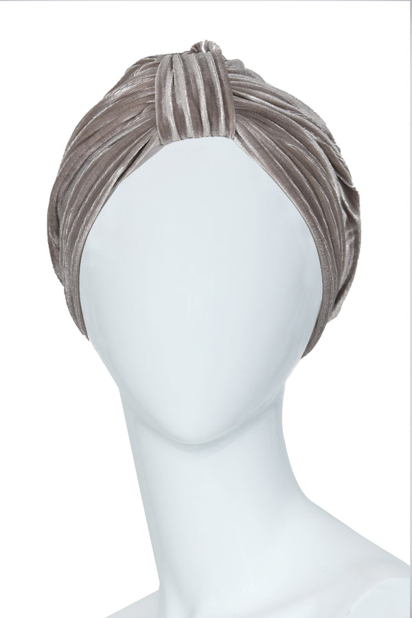 Light Grey Velvet Turban – Soft, Elegant Headwear for Women