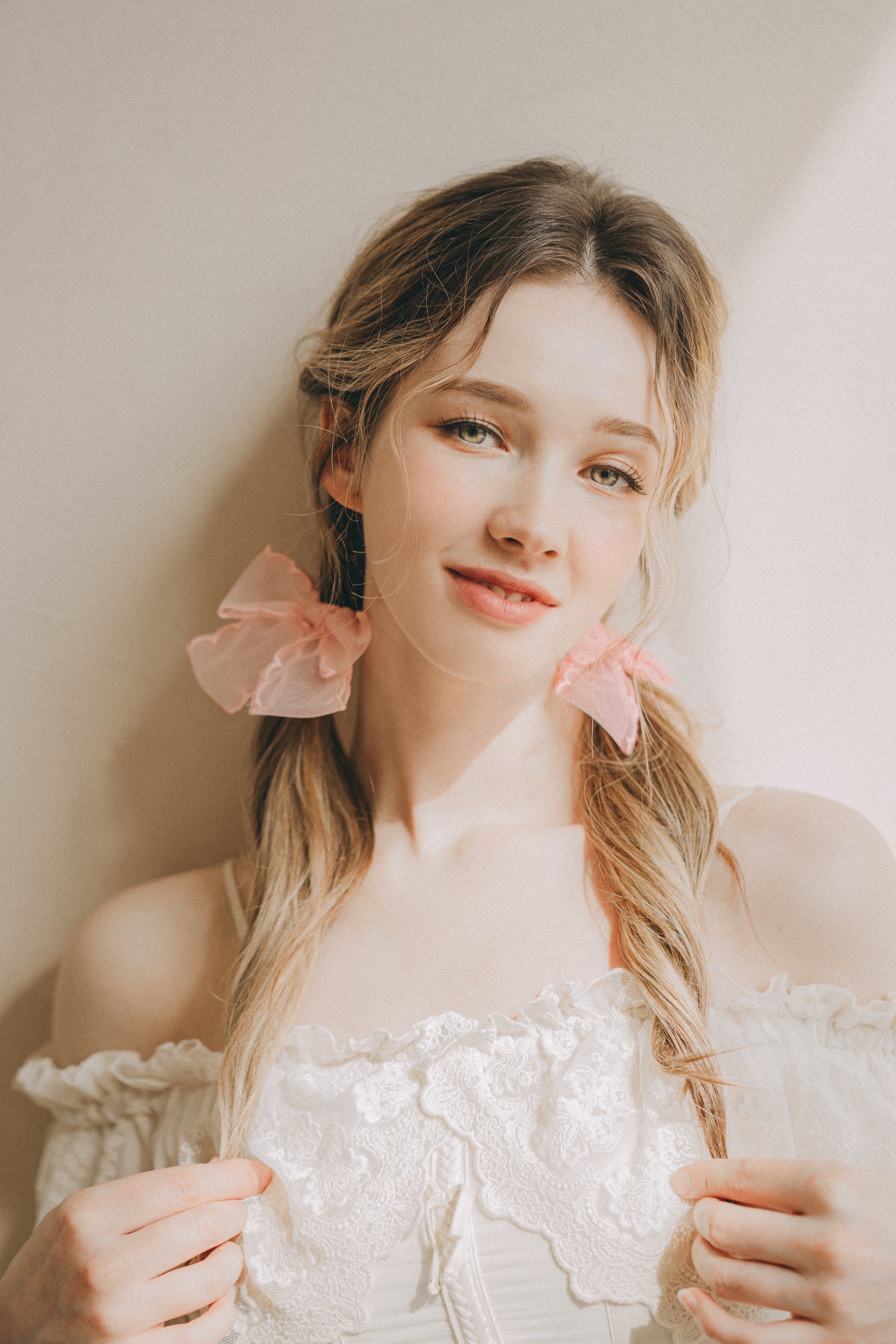 Hair Bow Ties – Elegant Women’s Hair Accessories