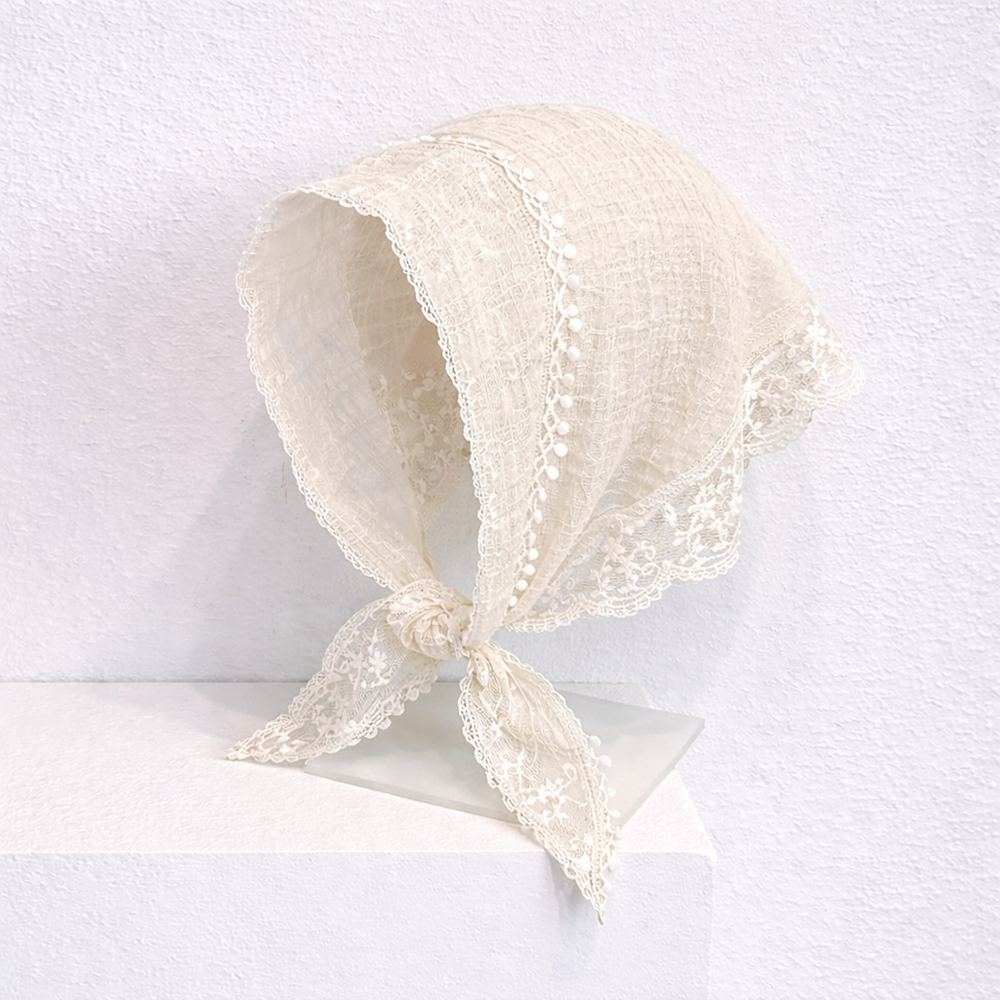 Off-White Lace Tie-Back Headscarf – Triangle Bandana for Cottagecore Styling and Summer Hair Looks