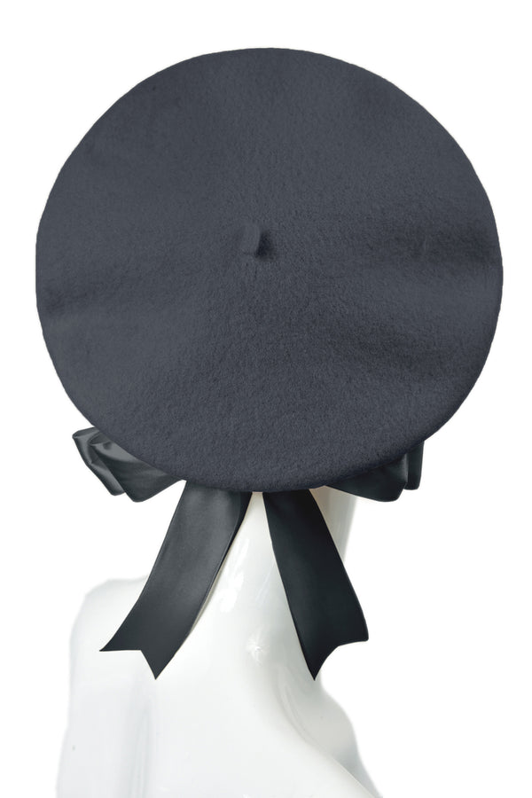 Beret gris et noir.