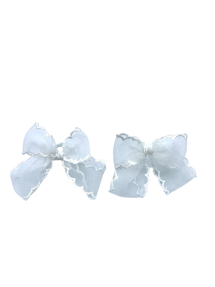 White mini lace hair bow ties ! NEW 🎀🎀