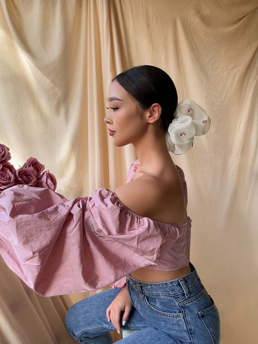 Red flowers scrunchie